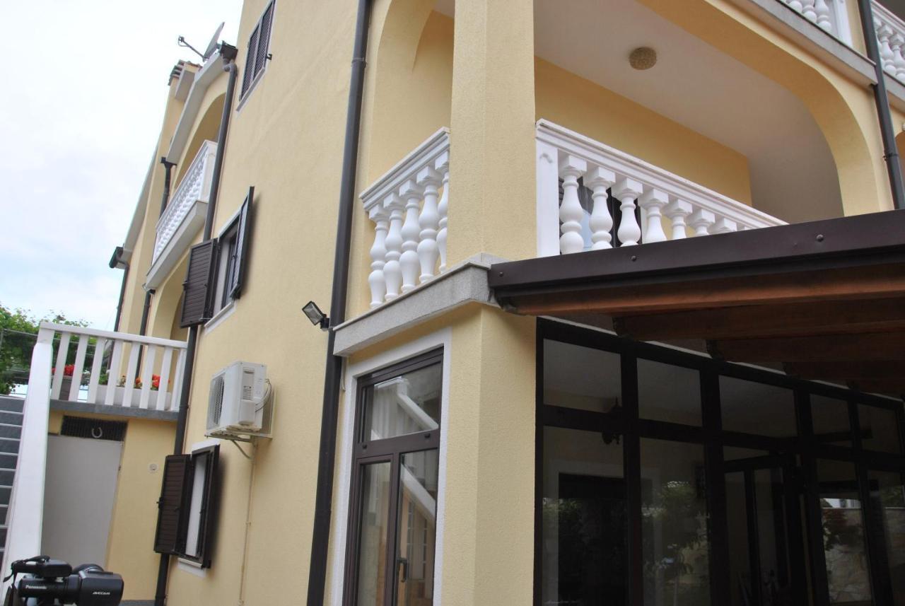 Apartments Villa Macola トロギール エクステリア 写真